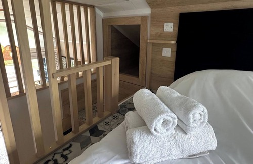 South Galson Cabin | Inverness Lodge-Sleeps 4-Parking-15 min to centre
