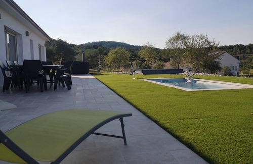 Les Mages Villa | Invitation to travel Billard Spa Piscine villa privative lumineuse au calme