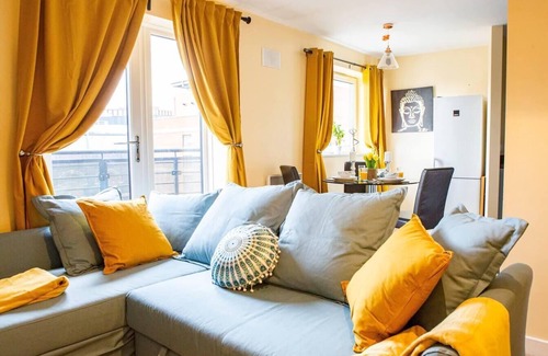 Wolverhampton Apartment | Inviting 2-Bed Apartment in Wolverhampton