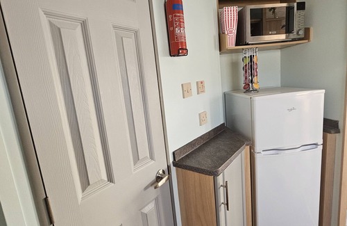Porthcawl RV Rental | Inviting 3-bed Caravan in Porthcawl