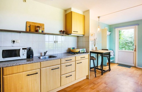 Baflo Apartment | Inviting Apartment in Baflo with Terrace
