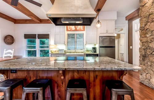 Fennville Other | Inviting farmhouse for your family getaway, minutes from beaches. Pet friendly!