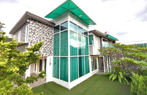 Taman Desa Kenchana House | Ipoh Bercham Lavish Villa 14 PAX