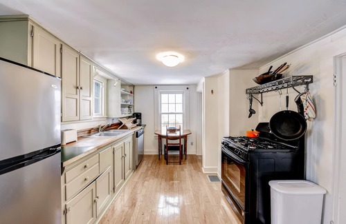 Ipswich Cottage | Ipswich Cottage: Beautiful Views, 5 Mins to Beach