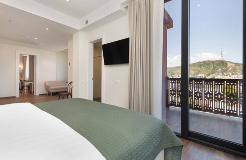 Avlabari Hotel | Iris
