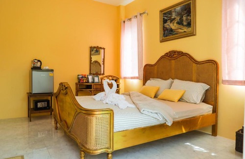 Nakhon Chum Villa | Iris Homestay