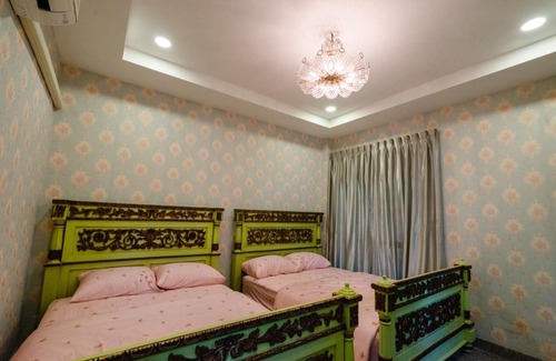 Nakhon Chum Villa | Iris Homestay