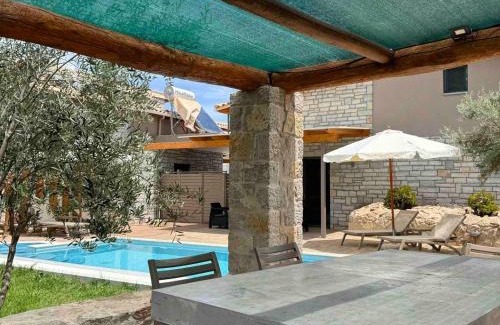 Frinion Villa | Iris Villas Complex