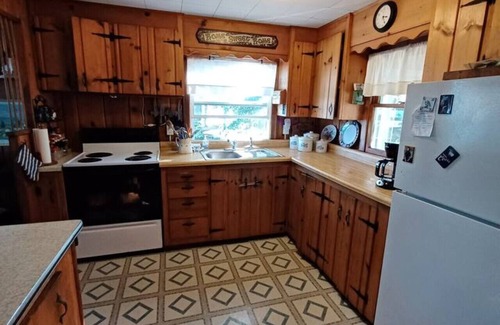 East Tawas Cabin | Irish Shanty - Lakeview