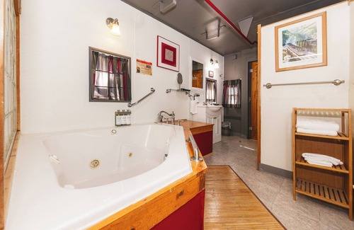 Cle Elum Bed & Breakfast | Iron Horse Inn Bed & Breakfast