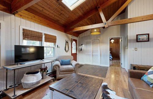 Iron Mountain House | Iron Mountain Getaway