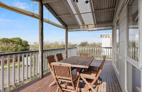 Smiths Beach House | Irvine Retreat