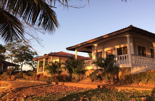 Quebrada de Piedra House | Isla la Porcada - your private island getaway