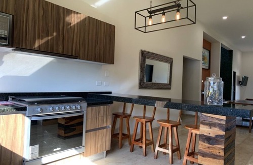 Colonia Meteorologico House | ISLA MUJERES MAYAKITA VILLA AYRE, BEACH VIEW w/ROOFTOP JACUZZI
