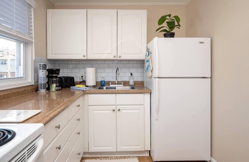 Jamestown Apartment | Island Apartment in the Heart of Jamestown