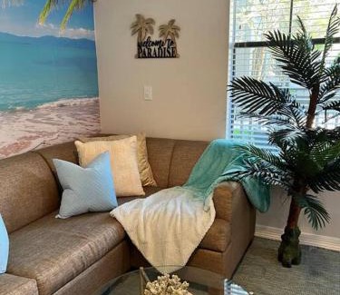 South Central Houston Apartment | Island Breeze - 1BR/Medical Center/NRG/Galleria/Downtown