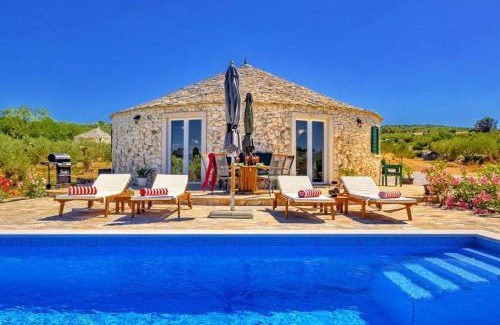 Supetar House | Island Getaway - Heritage House