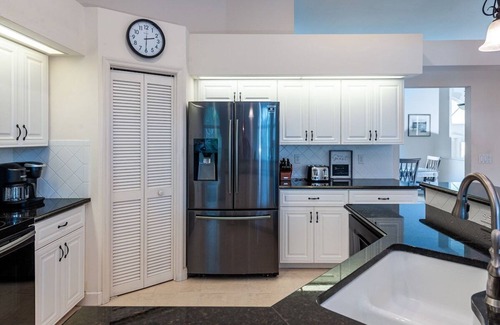 Beachview Country Club Estates House | Island Home w/Pool, covered deck outdoor dining,15min walk to beach, desk