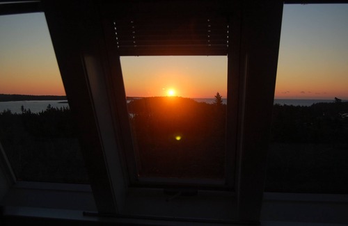 LaHave House | Island House Above Trees! 360° Oceanview, 4BR, Car-Accessible, Near Lunenburg