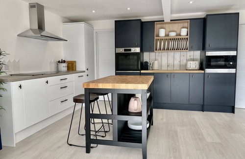 Layer Marney House | Island House is a spacious 4 bedroom detached house
