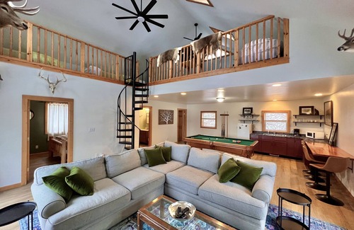 Wauksaukee House | Island Lake Estate: Secluded Waterfront Cabin on 17 acres. Pet Friendly!