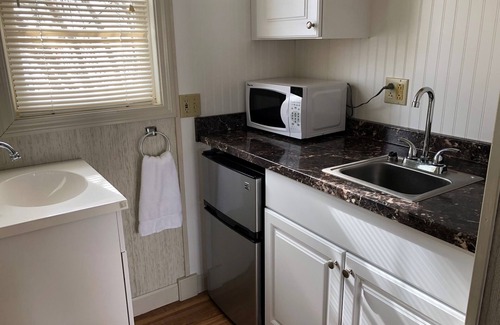 Brighton Hotel | Island Pond Country Inn (Formerly the Lakefront Inn & Motel)