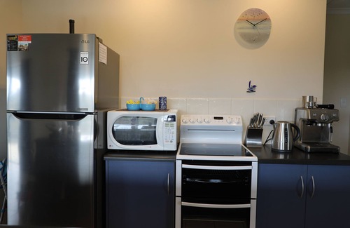 Newland House | Island Time at Vivonne Bay - short walk to beach