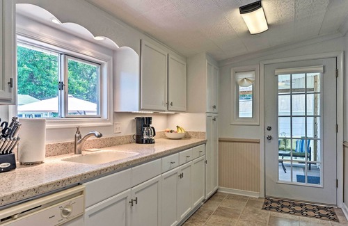 Colonial Beach House | 'Isle Have Another' - 1 Block to Colonial Beach!