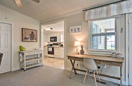 Colonial Beach House | 'Isle Have Another' - 1 Block to Colonial Beach!