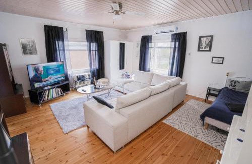 Larsmo Apartment | Iso ja viihtyisä asunto Pietarsaaressa