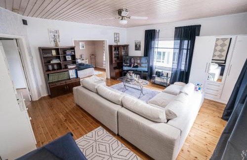 Larsmo Apartment | Iso ja viihtyisä asunto Pietarsaaressa