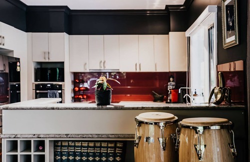 Daylesford House | Istana Lodge ~ Daylesford Region ~ Idyllic Retreat with Pool!