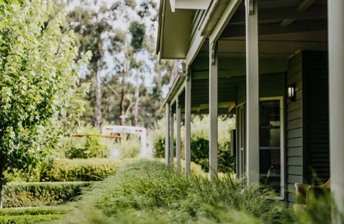 Daylesford House | Istana Lodge ~ Daylesford Region ~ Idyllic Retreat with Pool!
