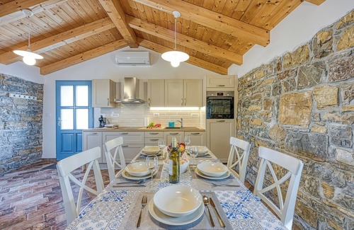 Koper Apartment | Istrian Casa Pr Marici Sunny Terrace, Koper, Slovenia