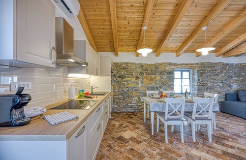 Koper Apartment | Istrian Casa Pr Marici Sunny Terrace, Koper, Slovenia