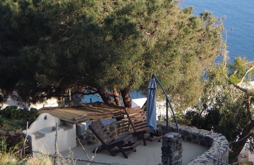 Alicudi Porto House | Mini favor with 35 steps from the sea
