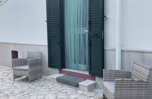 Monte Sant'Angelo Apartment | Orchid Gargano 5minutes from Mattinata garden and common parking lot