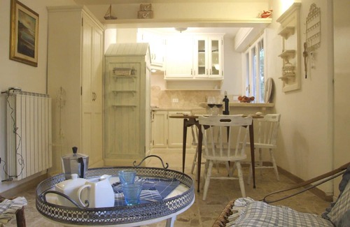 Marina di Castagneto Carducci Apartment | Lovely apartment for 4 people with WIFI, TV and parking