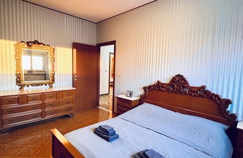 Gallaratese Apartment | Italian classic 3B apartment