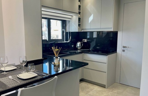 Kodrra Apartment | Italian design apartment for a refined explorer of new destinations.