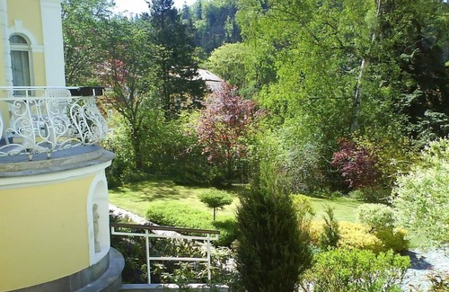 Marianske Lazne Apartment | Italian flair in antique villa, dolce vita near the SPA