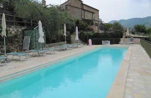 Garlenda Apartment | Italian Riviera Self catering apt 2 sleeps,Liguria, private pool,6km from beach