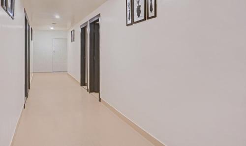 Aundh Hotel | Itsy Hotels Crown Inn