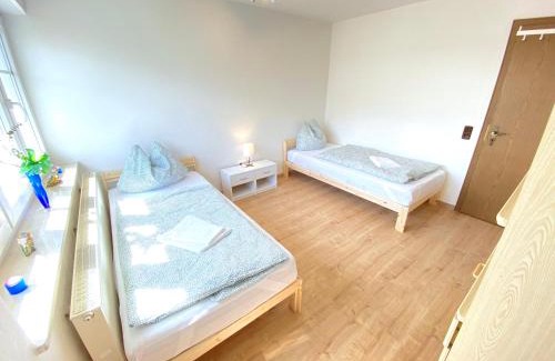 Oberteisbach Apartment | IV Apartment 12 Personen - Monteurzimmer - Ferienwohnung - Kronwieden