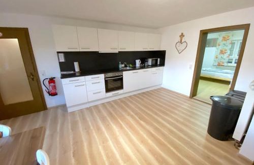 Oberteisbach Apartment | IV Apartment 12 Personen - Monteurzimmer - Ferienwohnung - Kronwieden