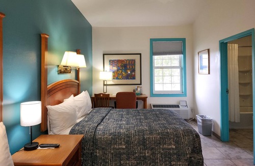 Everglades City Hotel | Ivey House Hotel - Queen Room