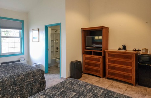 Everglades City Hotel | Ivey House Hotel - Queen Room