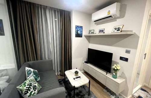 Chan Kasem Apartment | Ivory Ratchada-Ladprao Huai Khwang Night Market Condo