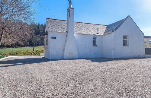 Turriff Cottage | Ivy Cottage is located in the beautiful surroundings of the Mountblairy Estate.