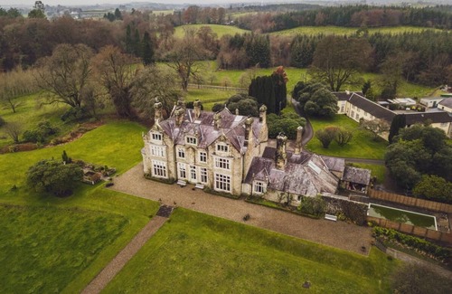 Fivemiletown Apartment | Ivy Courtyard Apartment on Blessingbourne Country Estate